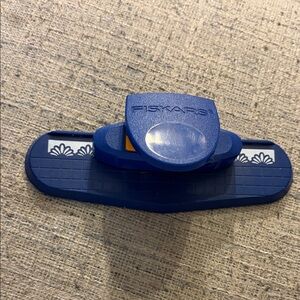 Fiskars Blue Border Punch